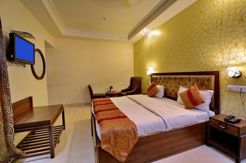 Hotel Diamond Inn Chandīgarh Esterno foto