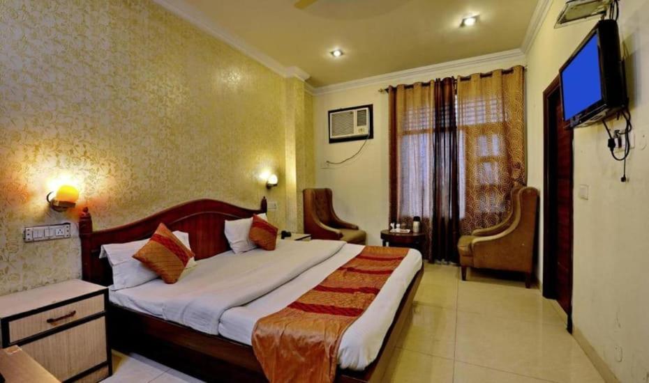 Hotel Diamond Inn Chandīgarh Esterno foto