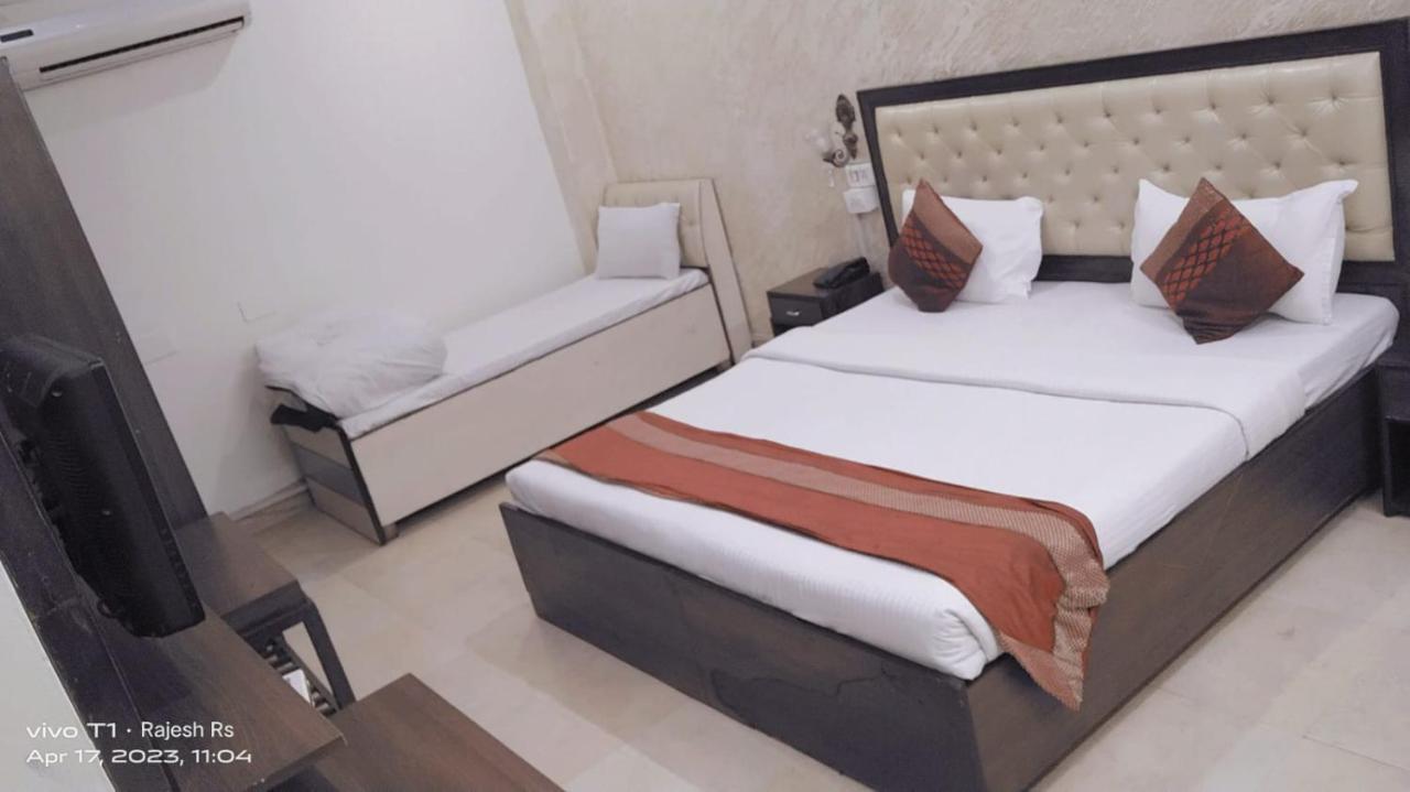 Hotel Diamond Inn Chandīgarh Esterno foto